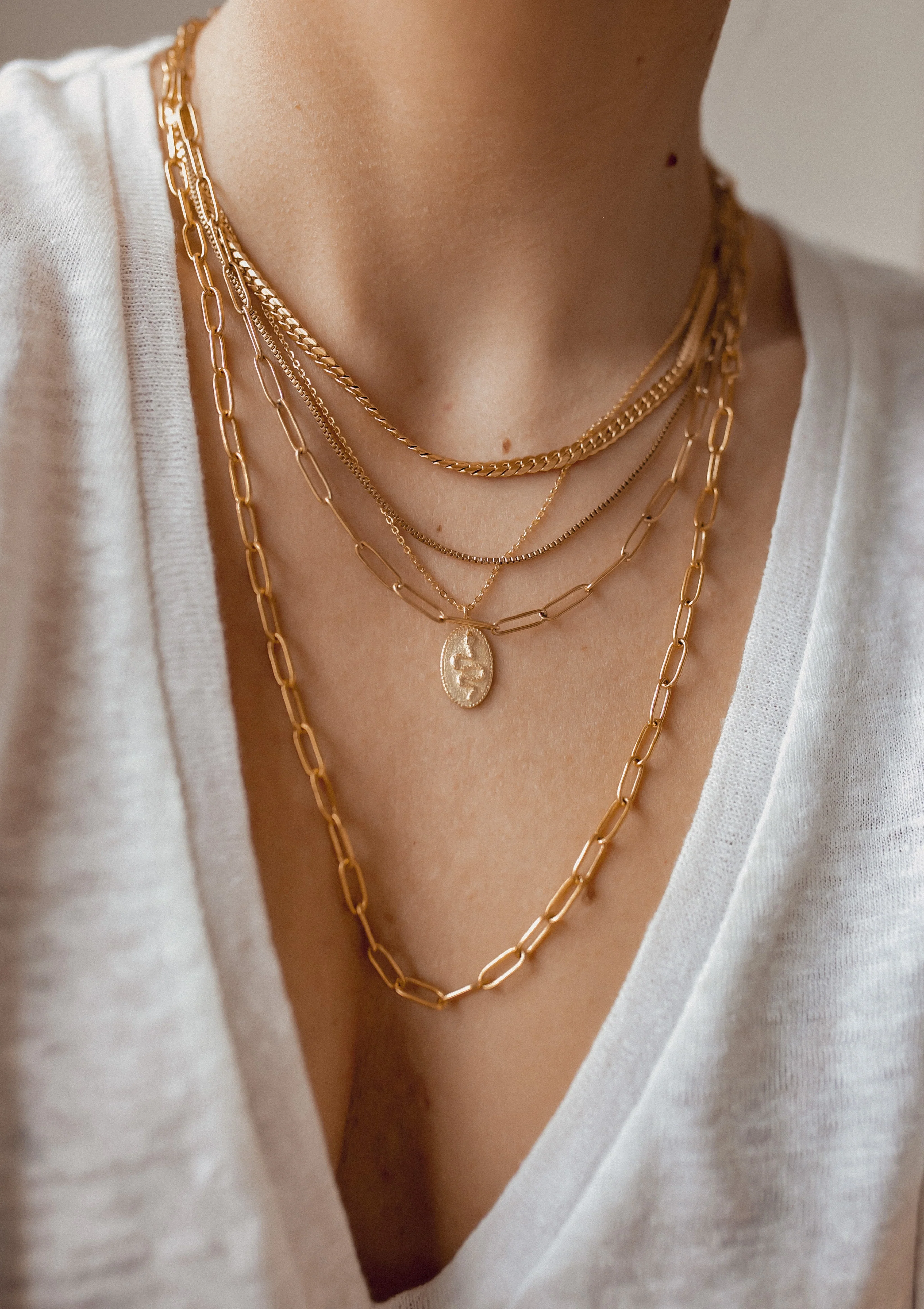Chunky Chain Y Necklace Gold - Image 6