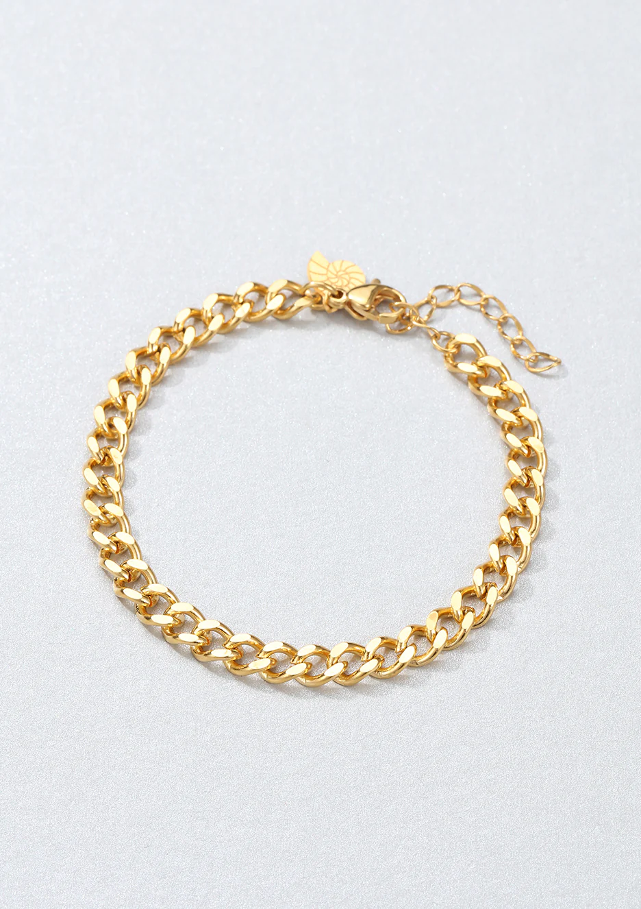 Chunky Curb Chain Bracelet Gold - Image 3