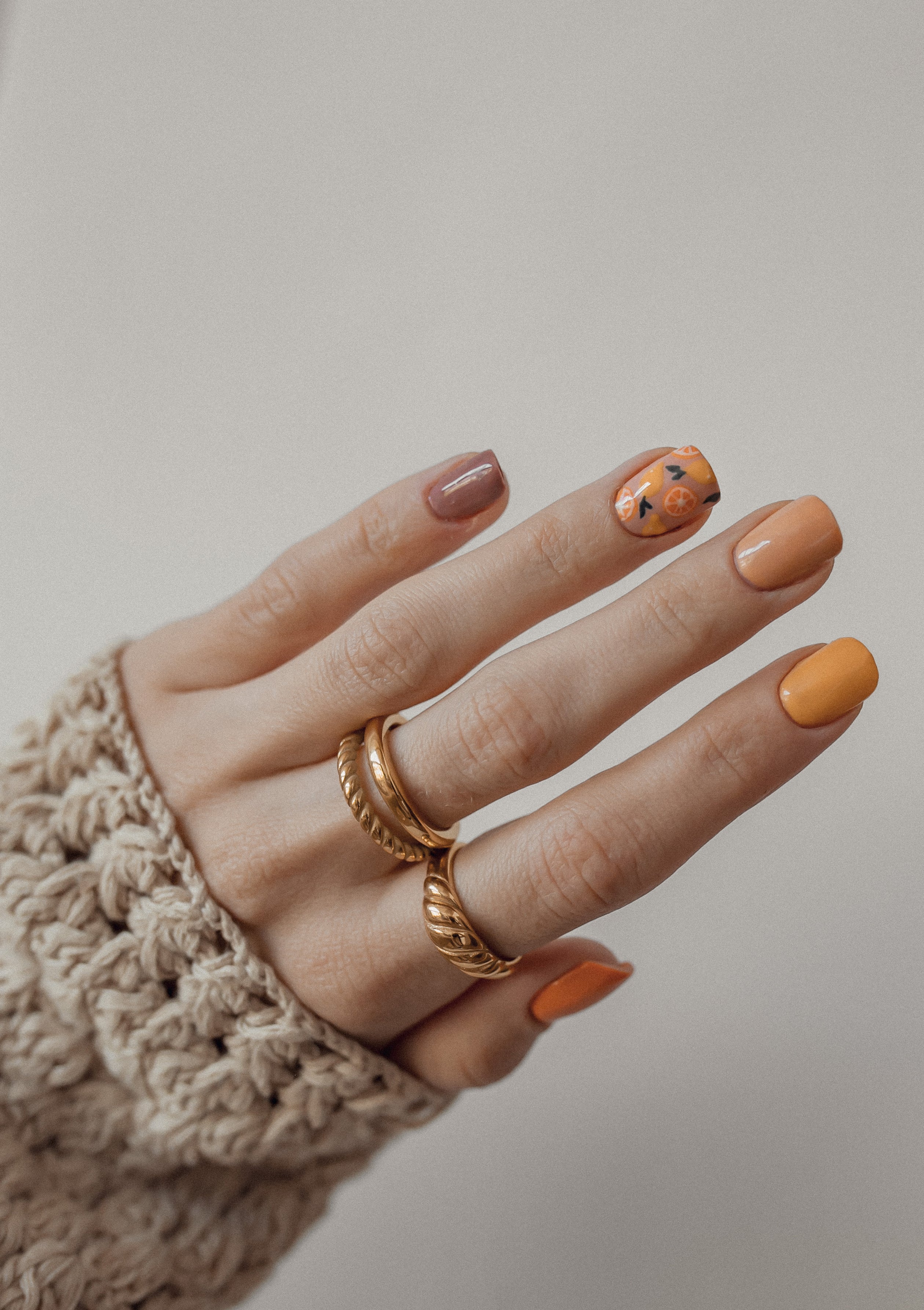 Croissant Dome Ring Gold - Image 4