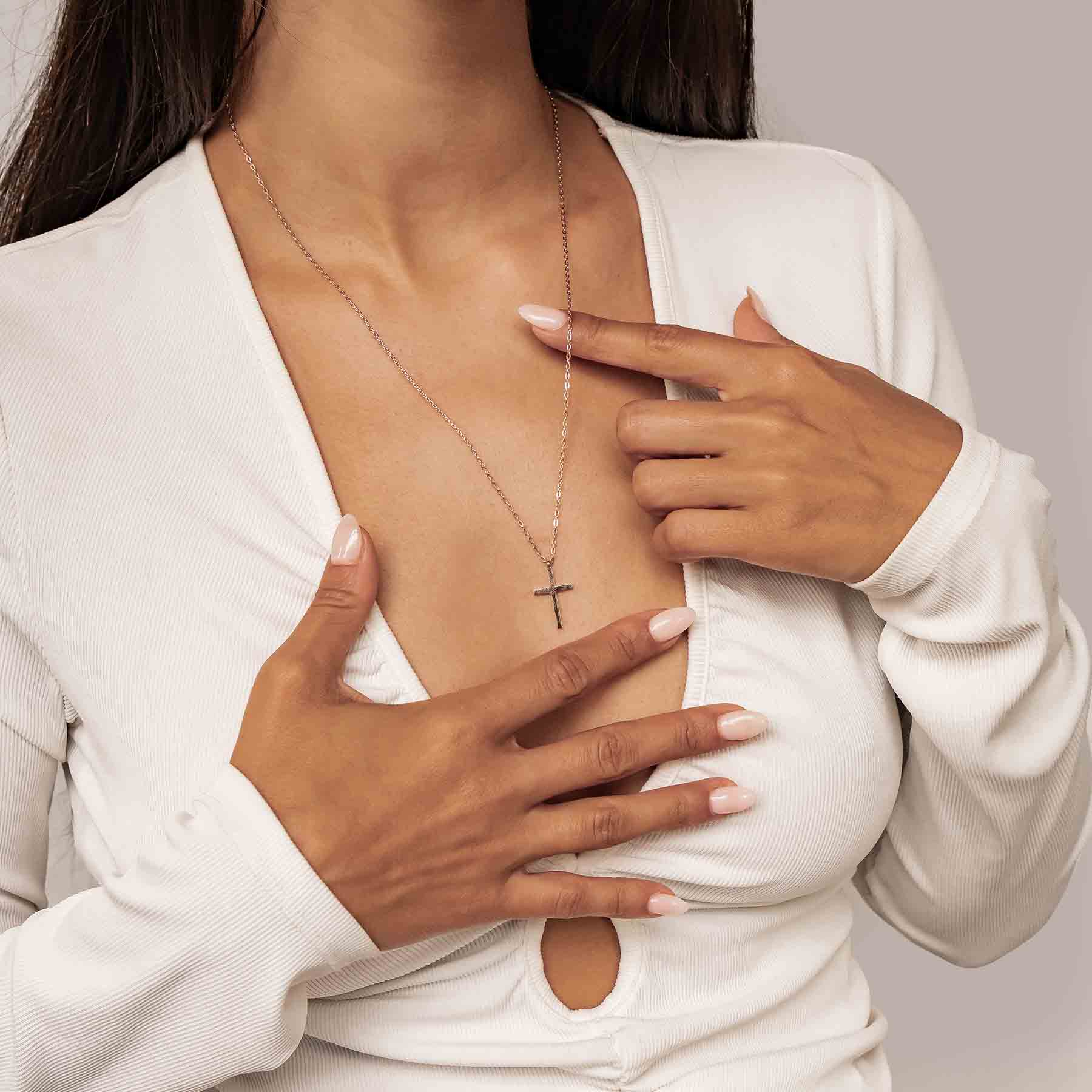 Cross Pendant Necklace Rose Gold - Image 7