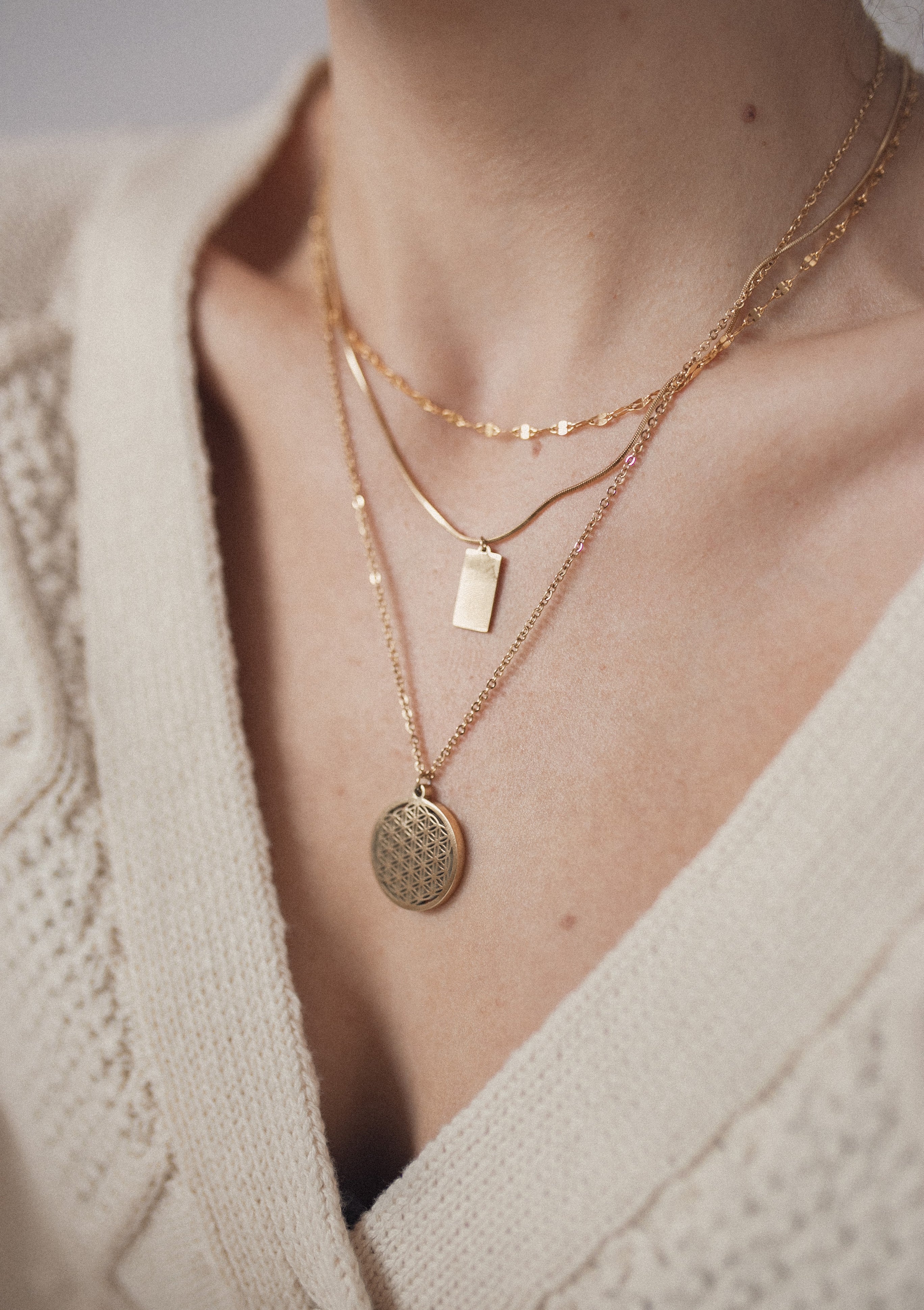 Delicate Choker Gold - Image 7