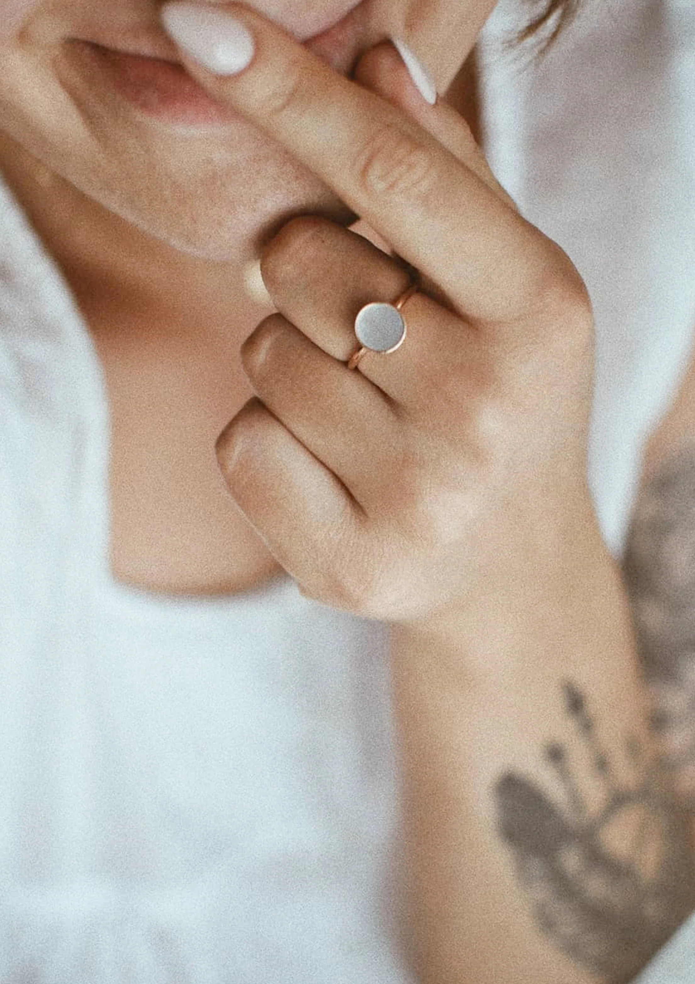 Delicate Circle Ring Rose Gold - Image 15