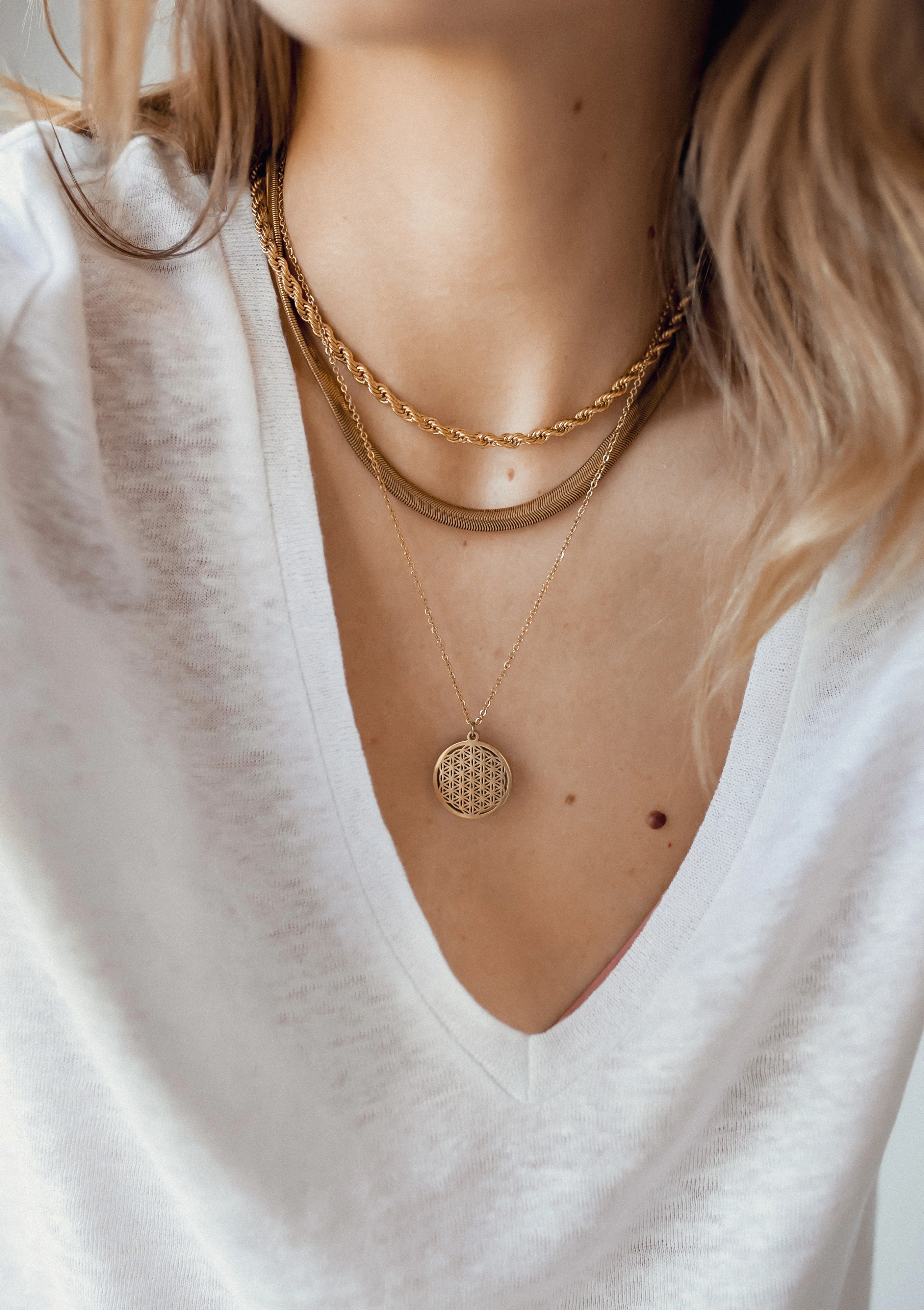 Flower of Life Pendant Necklace Gold - Image 3