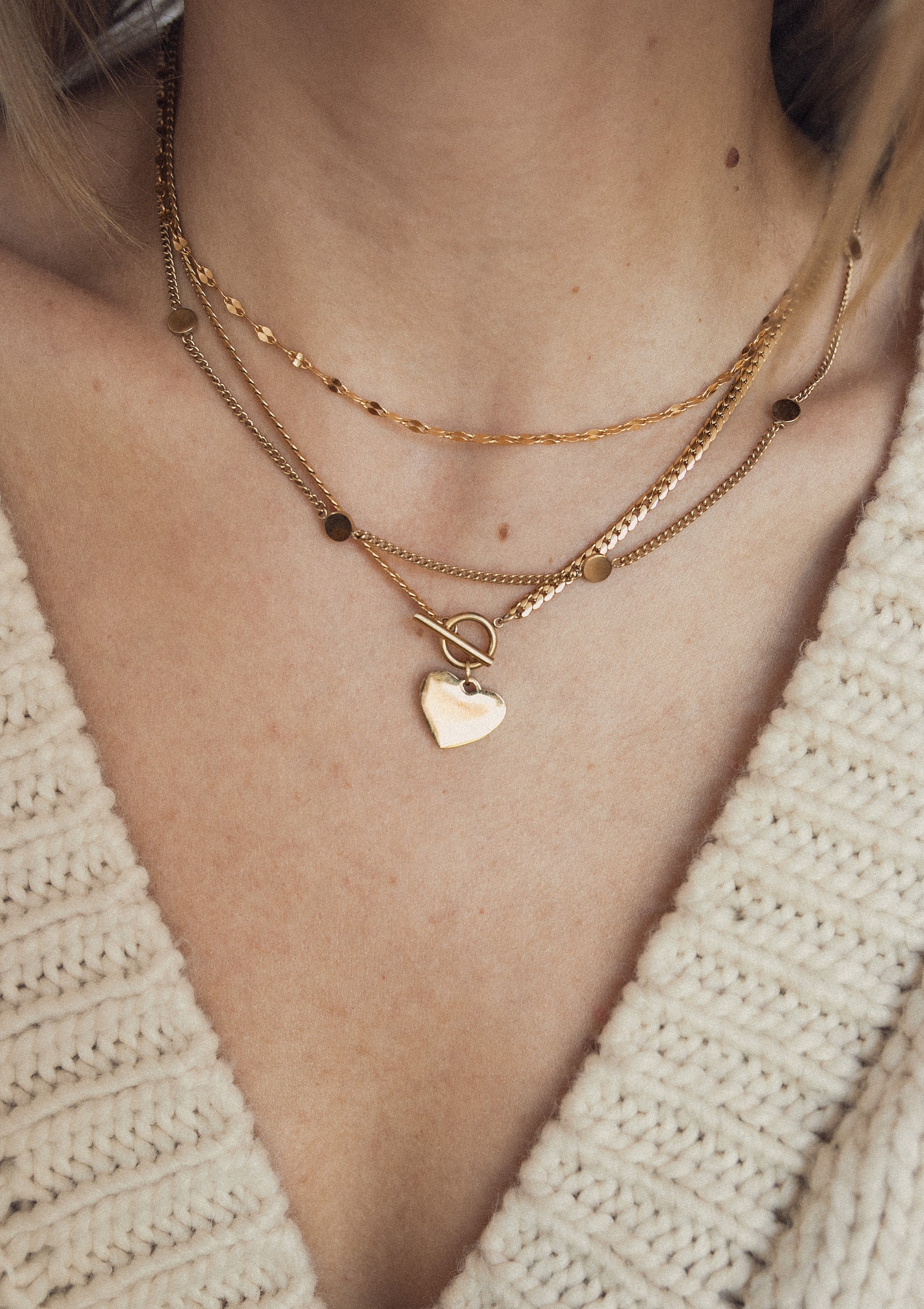 Heart Charm T-Bar Chain Necklace Gold - Image 9