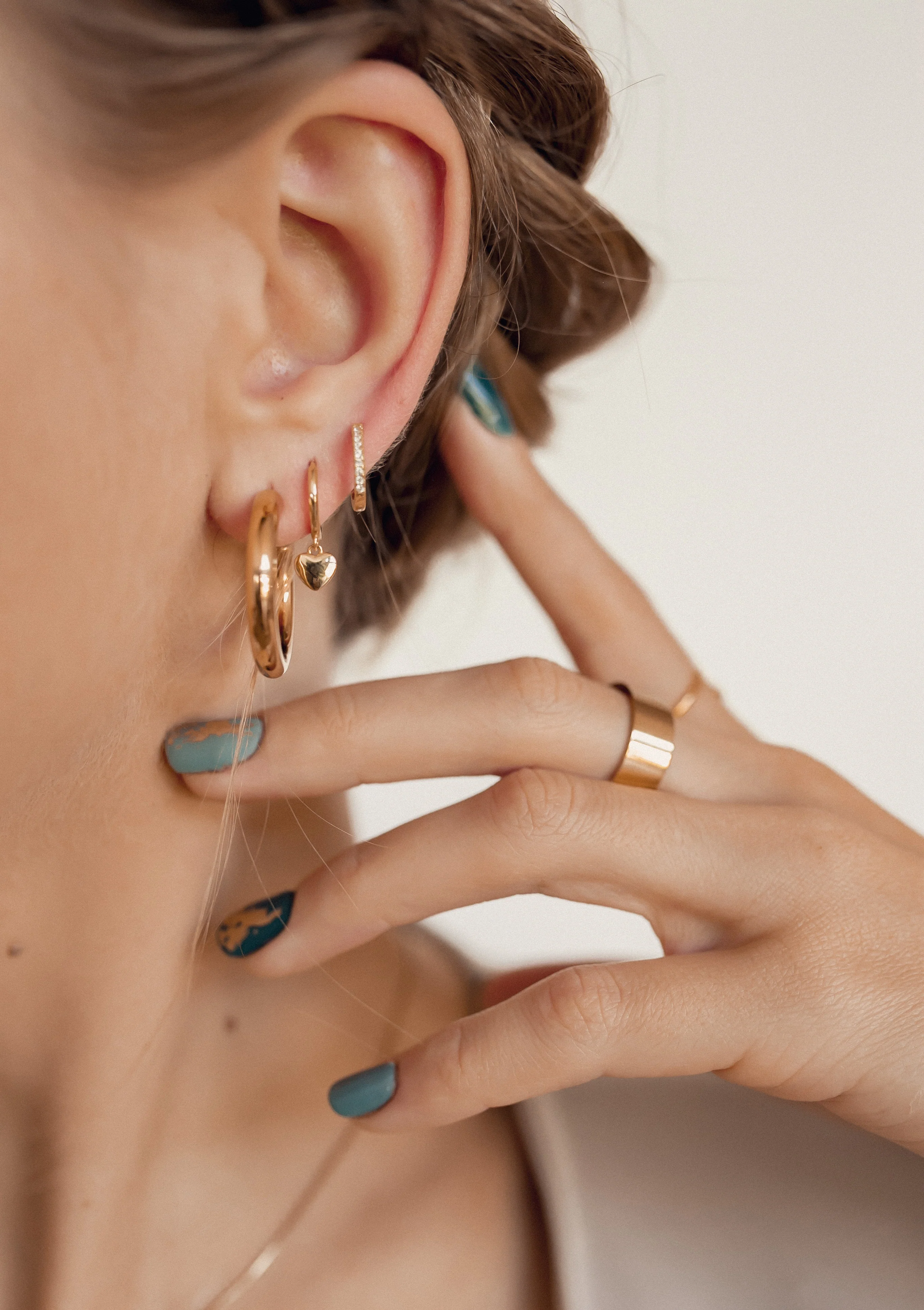 Mid Round Hoop Earrings Gold - Image 8