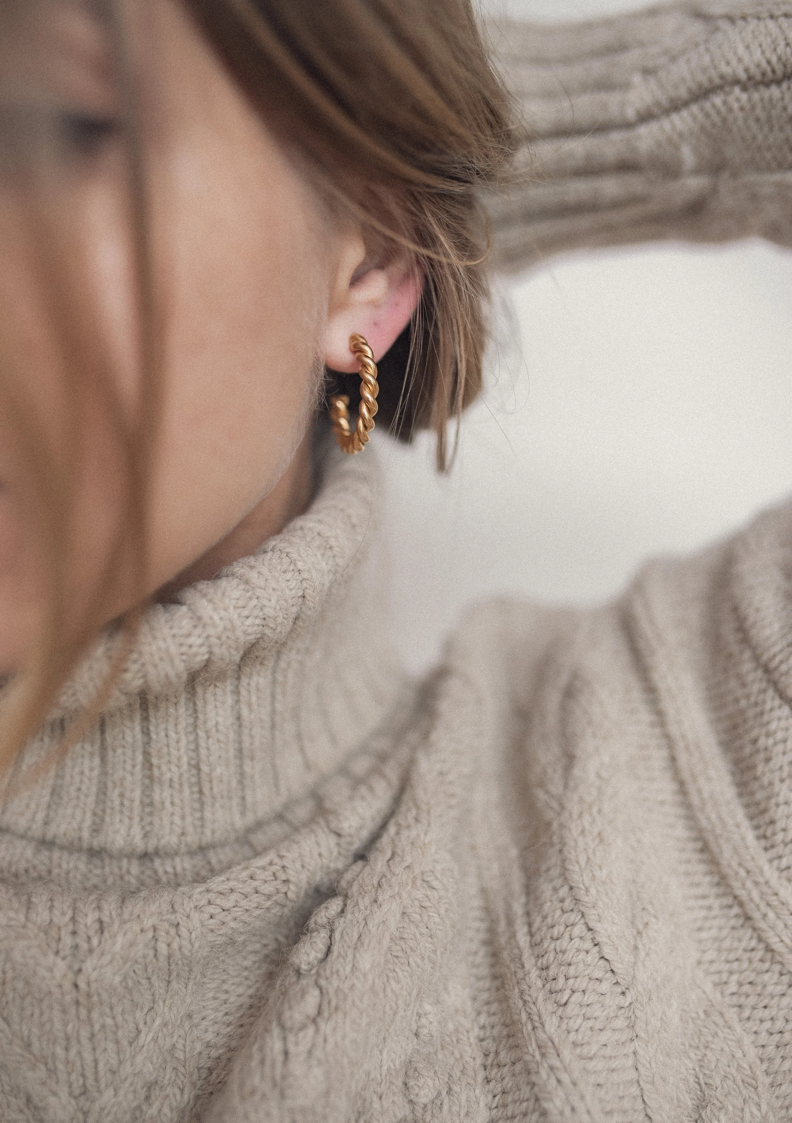 Twisted Rope Hoop Earrings Gold - Image 4