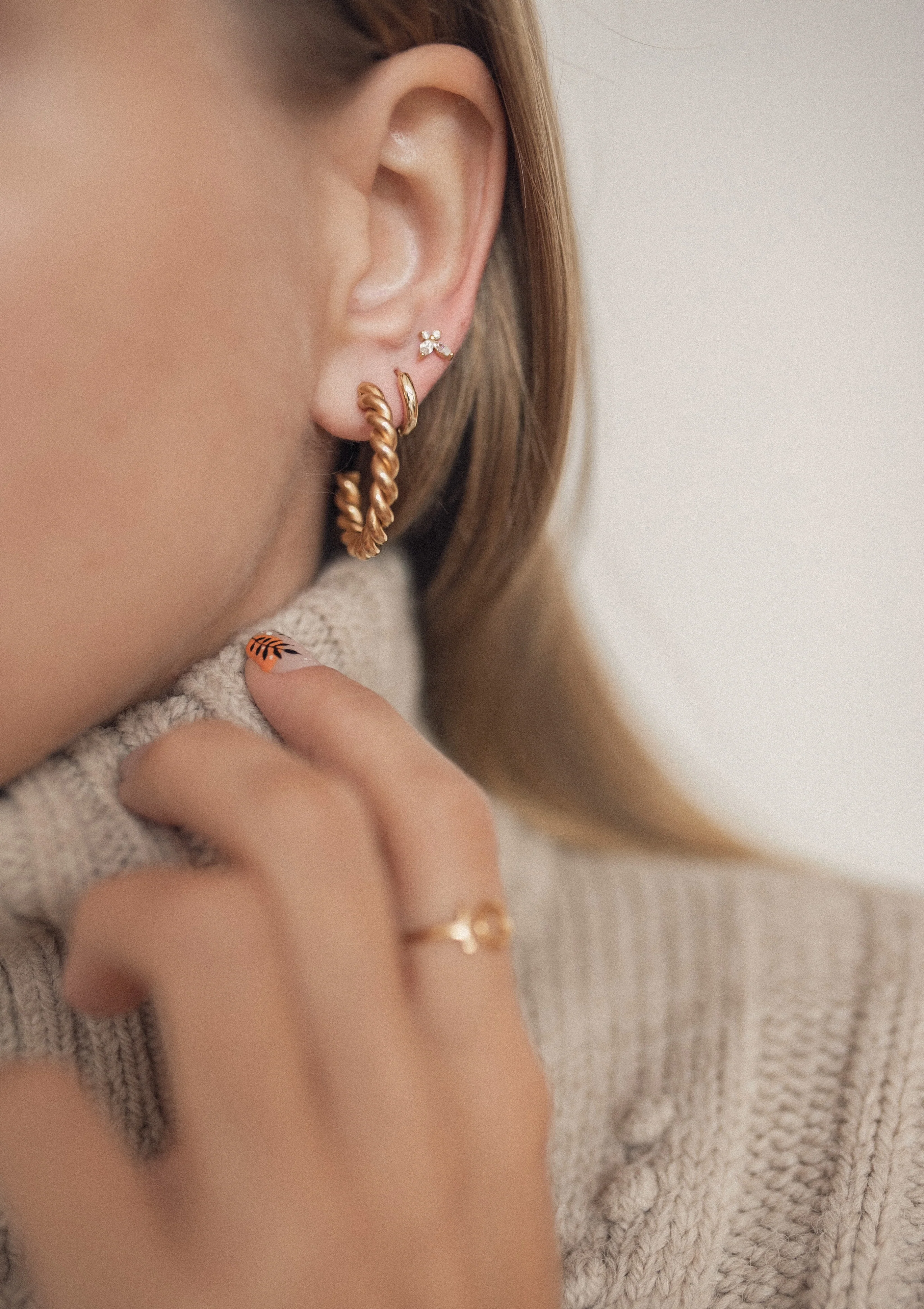 Twisted Rope Hoop Earrings Gold - Image 6